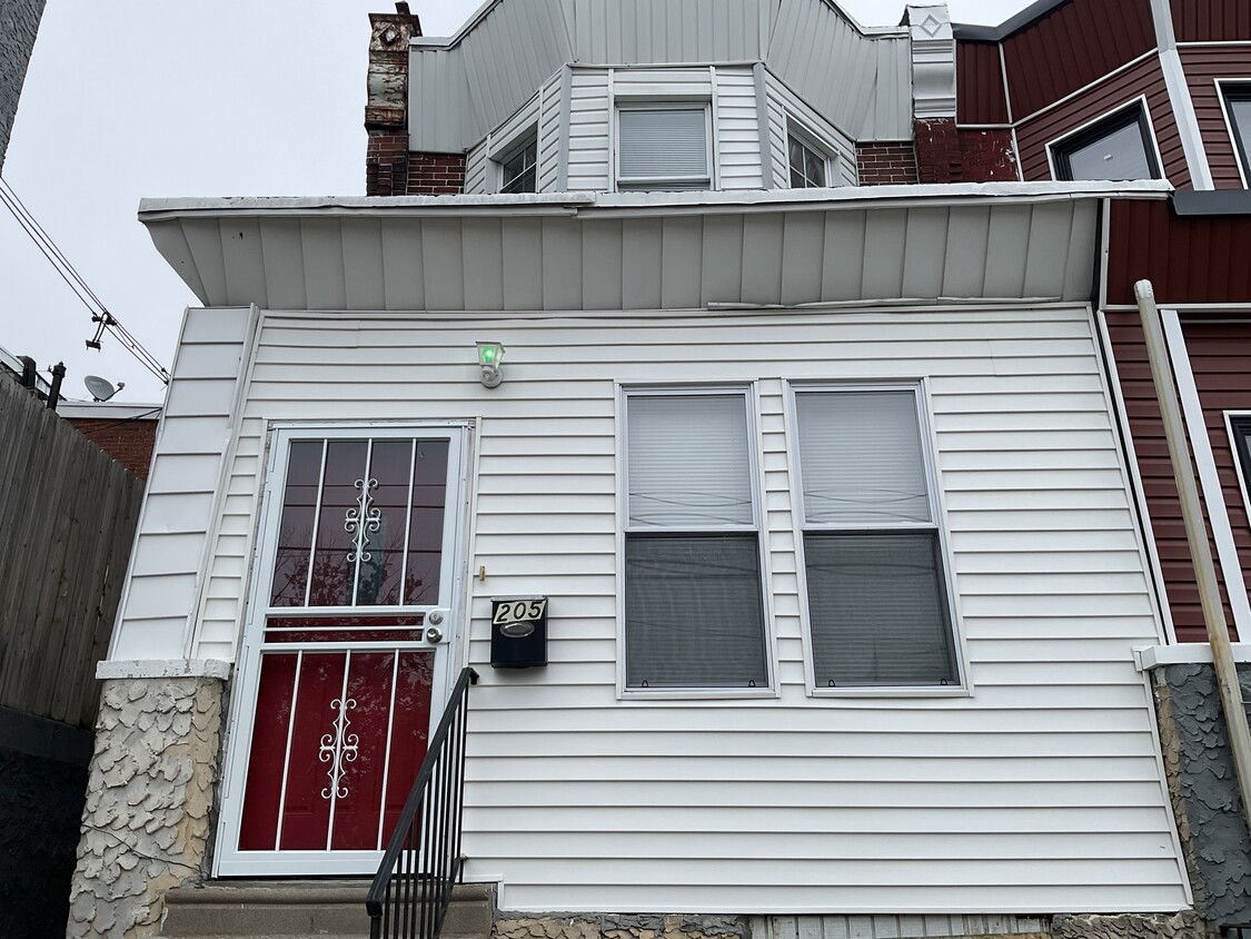 Primary Photo - 205 S 58th St