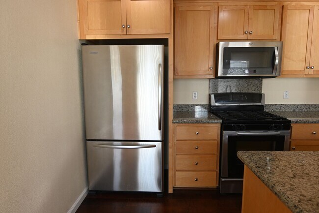 Foto del edificio - 2/2 Contemporary Condo near Fair Oaks, Tas...