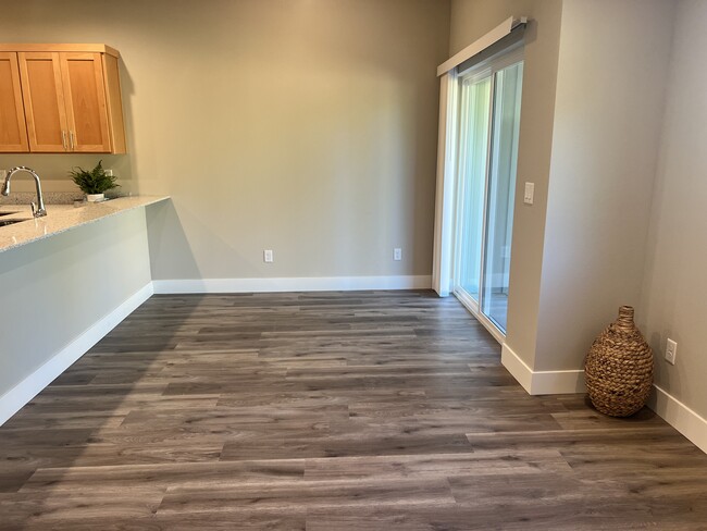 Luxury vinyl plank flooring - 88324 Jameson Way
