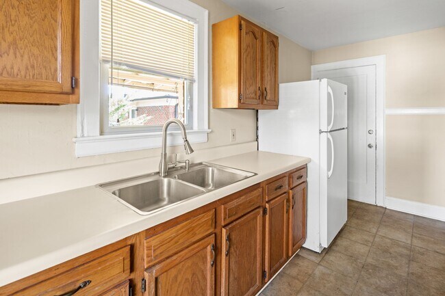 Building Photo - 56 Vermont Avenue
