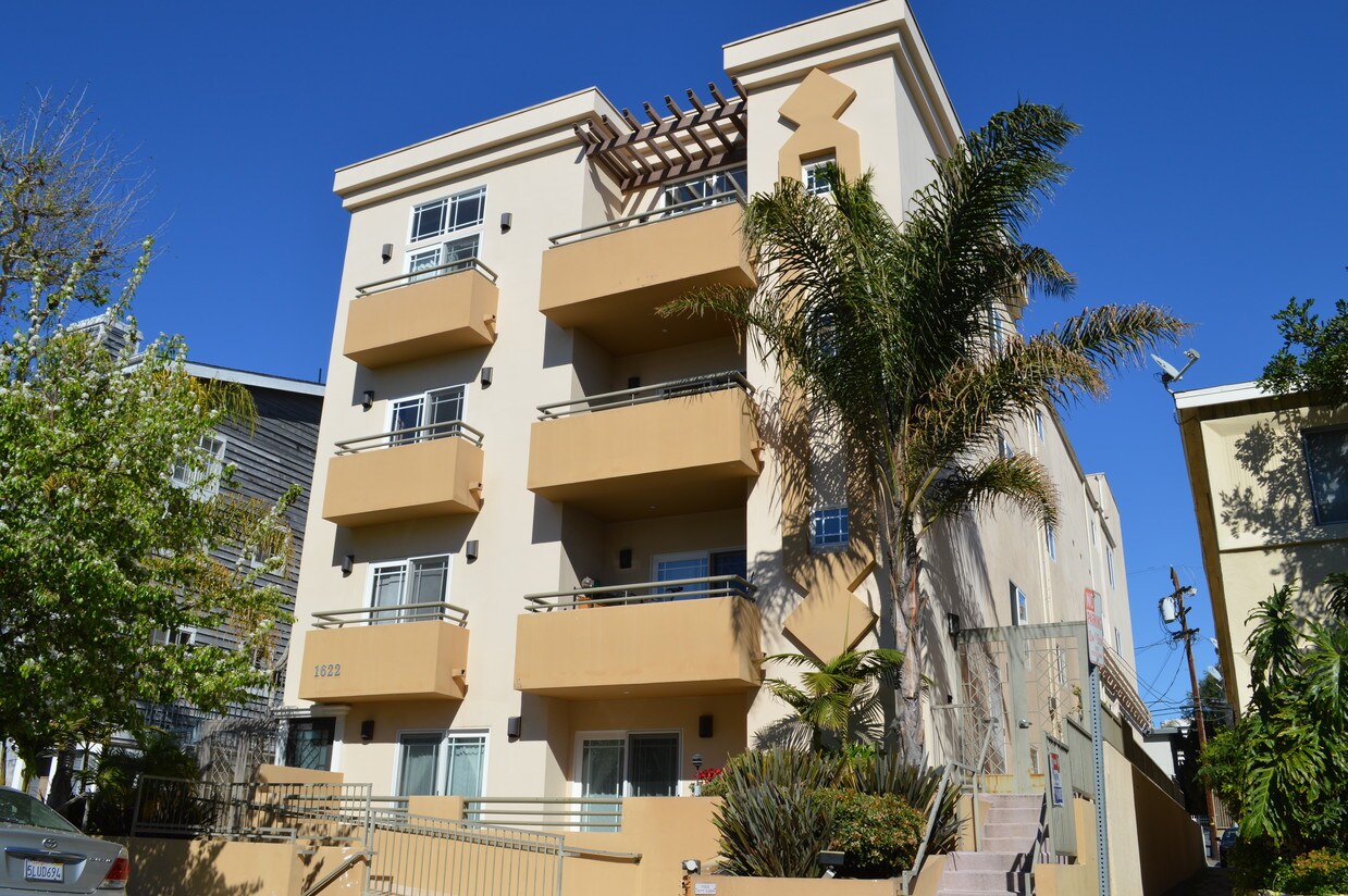 Foto principal - 1622 Barry Ave
