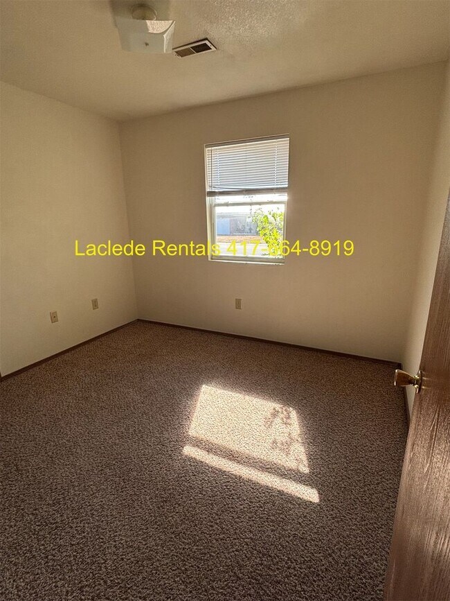 Foto del edificio - 3 BEDROOM 2 BATHROOM HOUSE FOR RENT