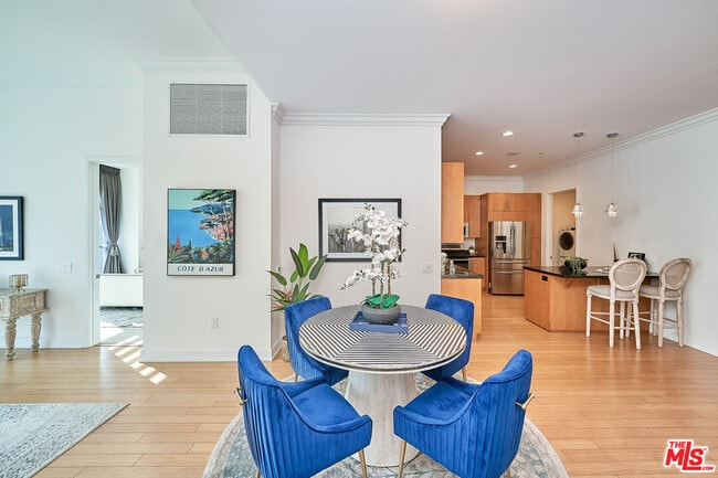 Foto del edificio - 3223 W 6th St