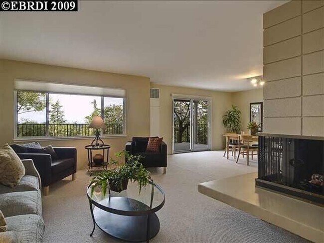 Building Photo - Amazing 1200 sqft  In-Law unit with Views