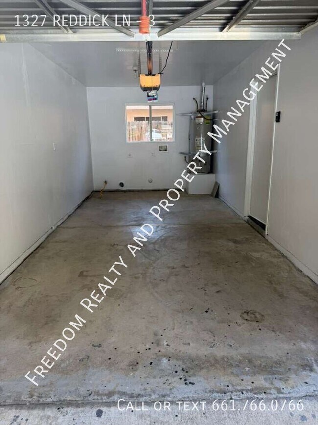 Foto del edificio - 1327 Reddick Ln