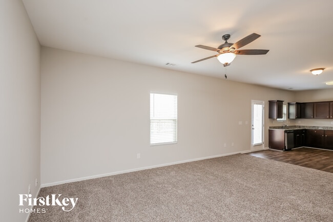 Foto del edificio - 1447 Turning Leaf Ln