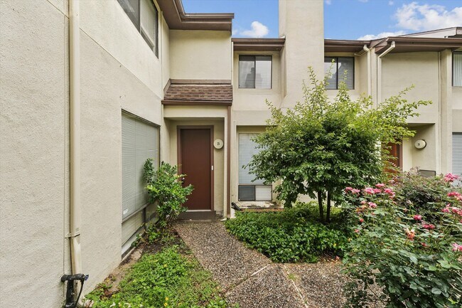 Foto del edificio - Introducing a stunning two bedroom condo t...