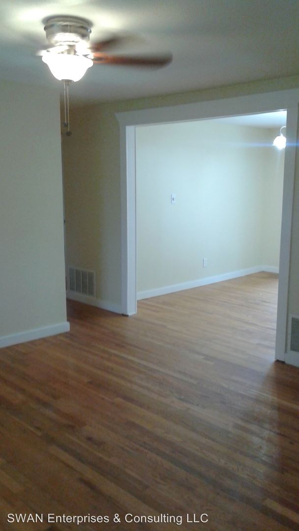 Building Photo - 6726 Fenton St