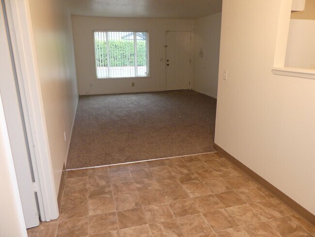 Foto del edificio - RENT JUST LOWERED!! Great Portland 3bd Ran...
