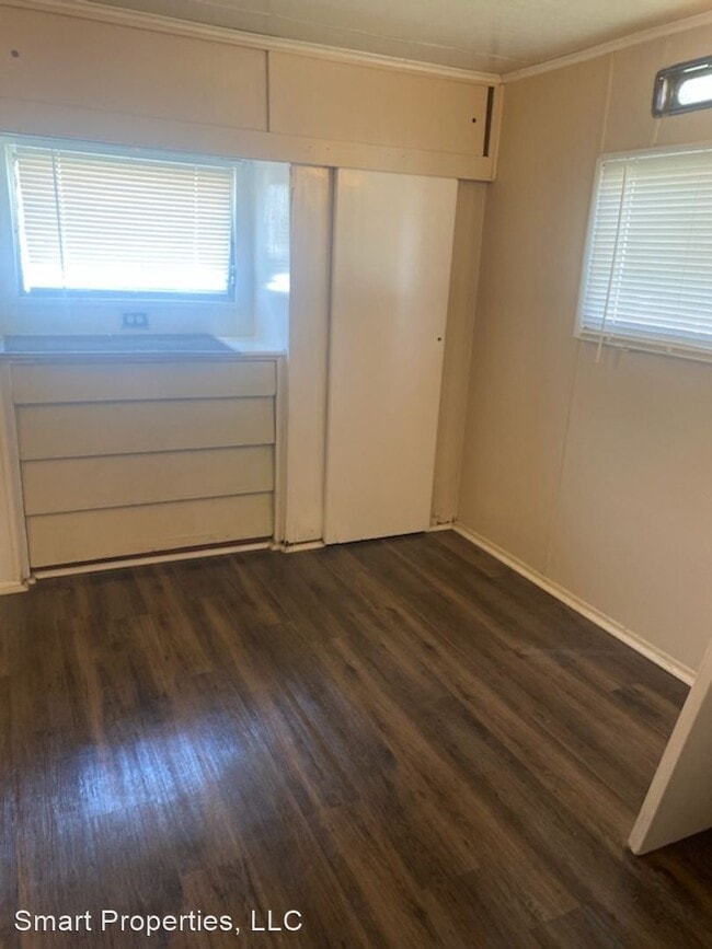 Building Photo - 1 br, 1.5 bath House - 2332 Spencer Pl