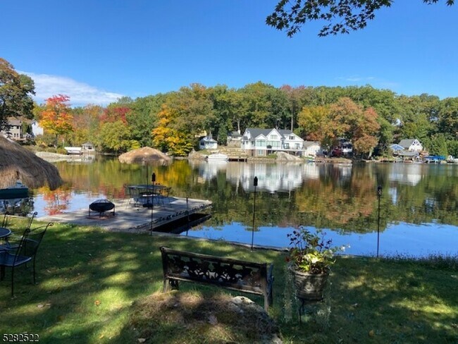 Building Photo - 125 Shore