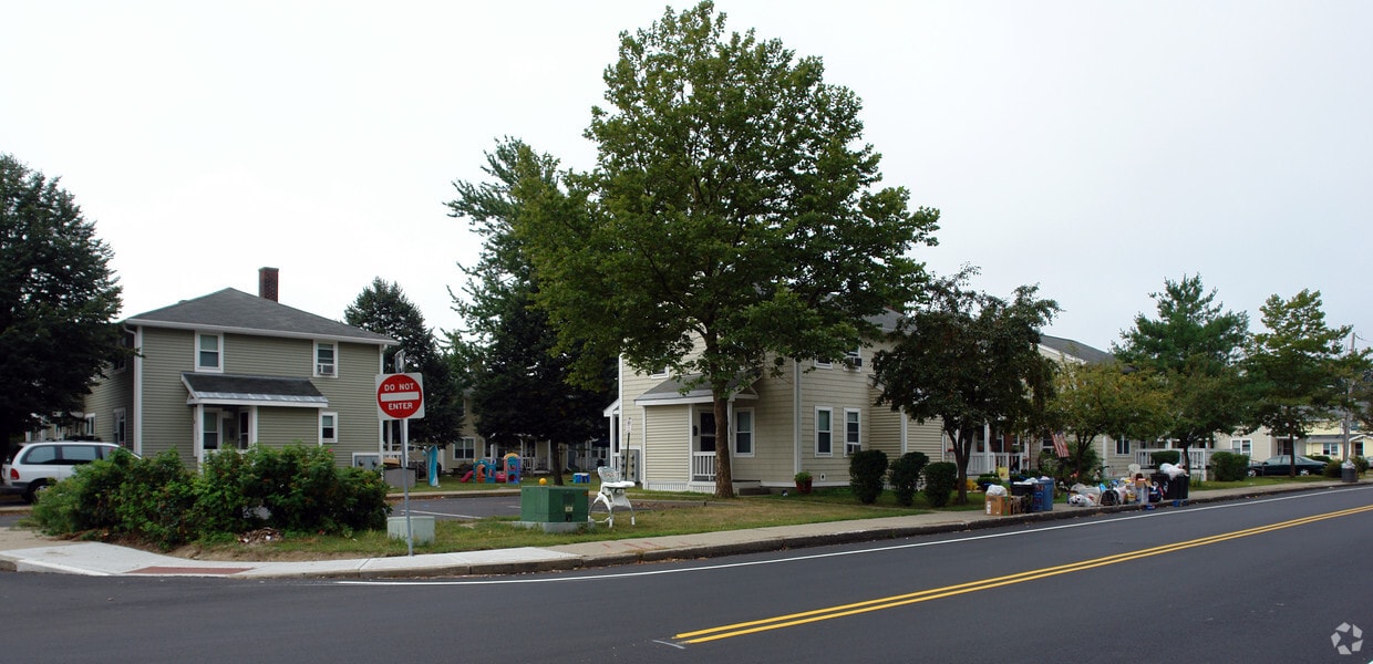 Building Photo - 50 Memorial Dr