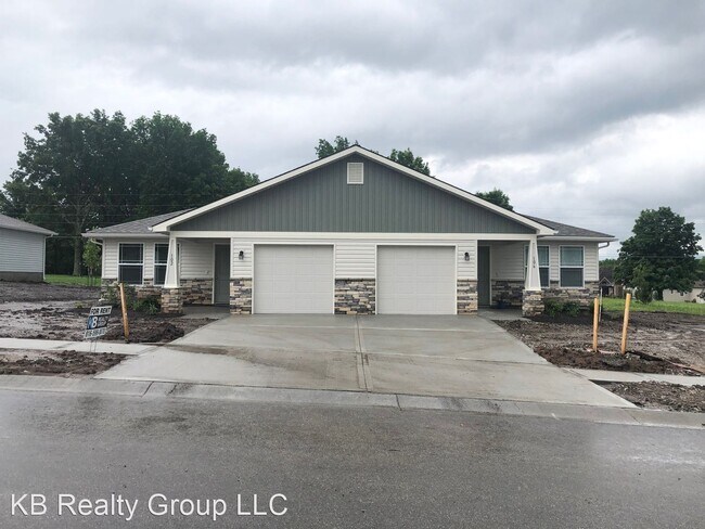 Building Photo - 3 br, 2 bath House - 102 SW Little Garden ...