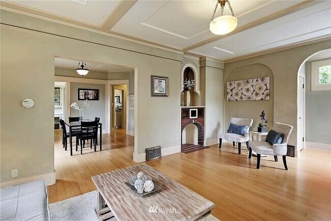 Foto del edificio - 912 NE 73rd St