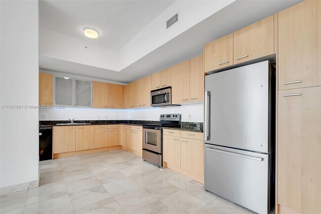 Foto del edificio - 1350 NW 8th Ct