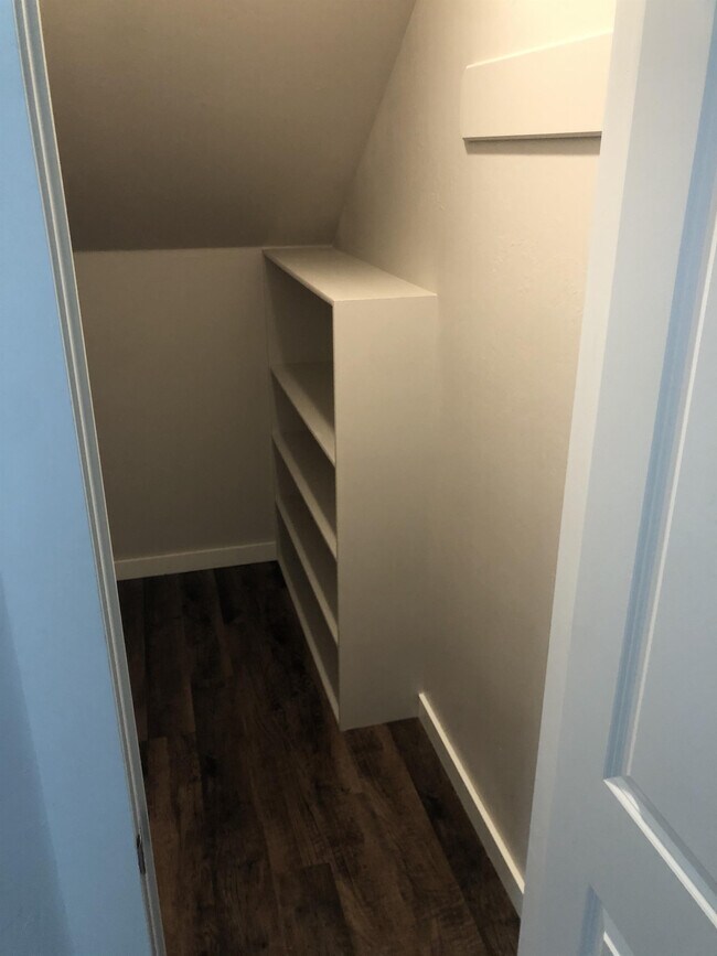 Foto del edificio - 1225 E Main St