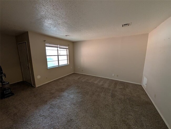 Building Photo - 122 Crystal Cir