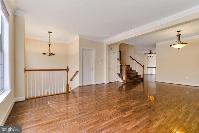 Building Photo - 725 Ridgemont Ave
