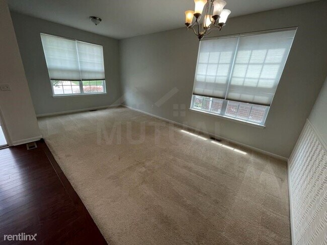 Building Photo - 4 br, 2.5 bath House - 27041 Maxwell Ct