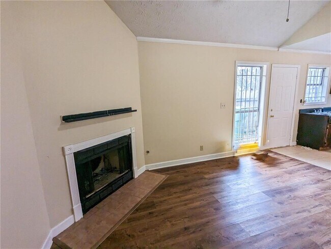 Building Photo - 688 Thomasville Dr SE