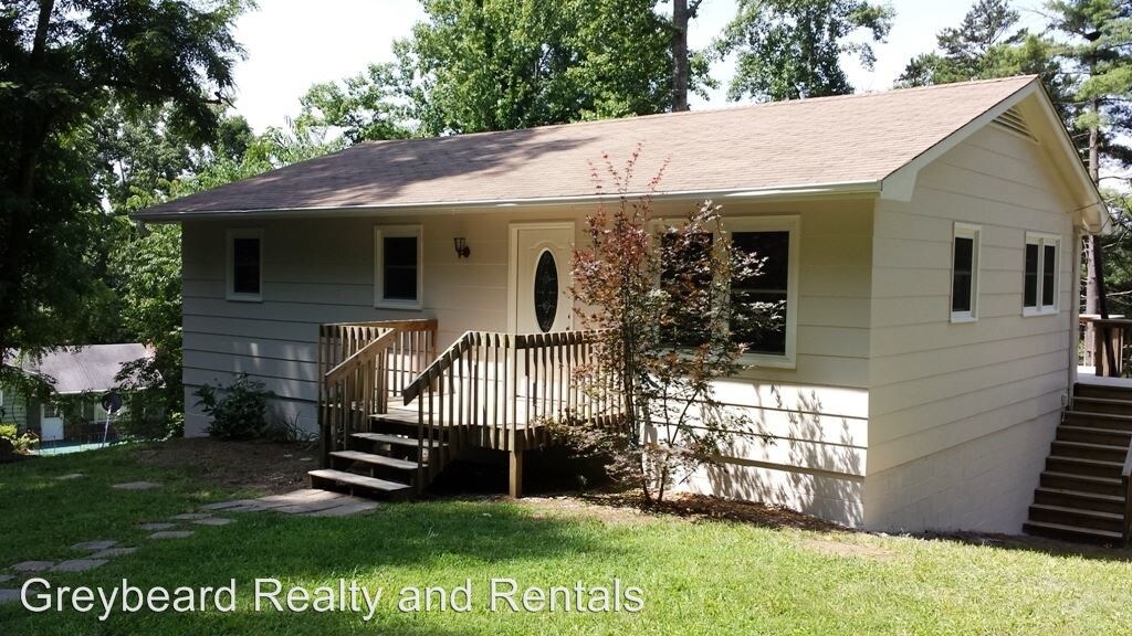 Primary Photo - 96 Appian Way