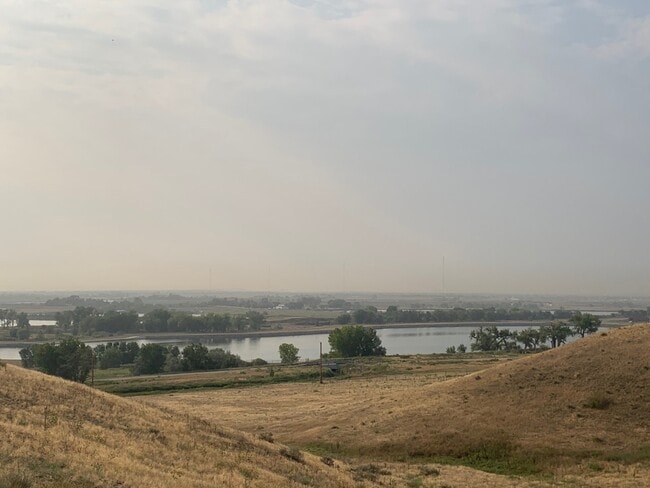 Foto del edificio - 14975 Riverdale Rd