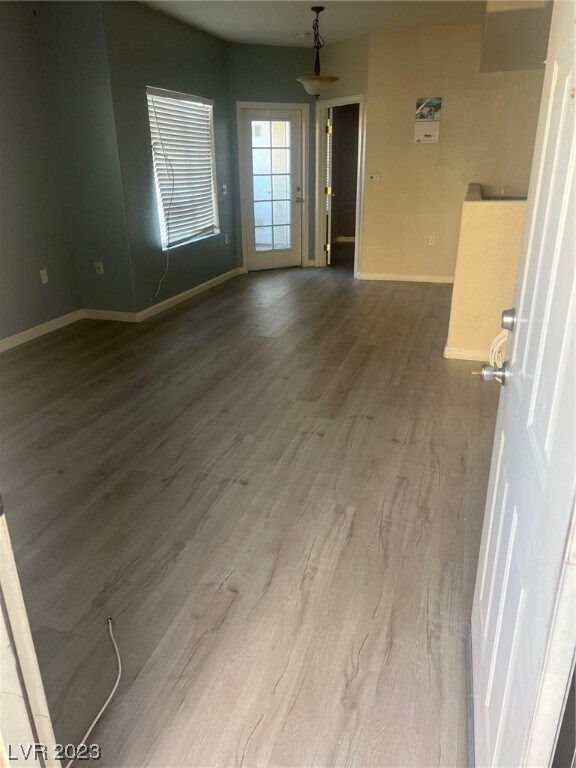 Building Photo - 3400 Cabana Dr