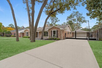 Building Photo - 10211 Candlewood Dr