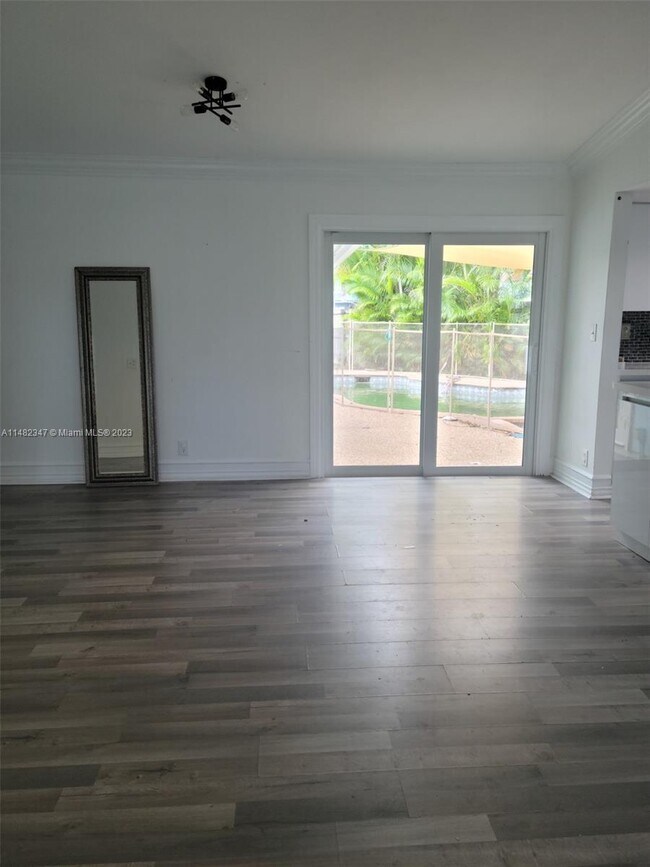 Foto del edificio - 4541 SW 28th Ter