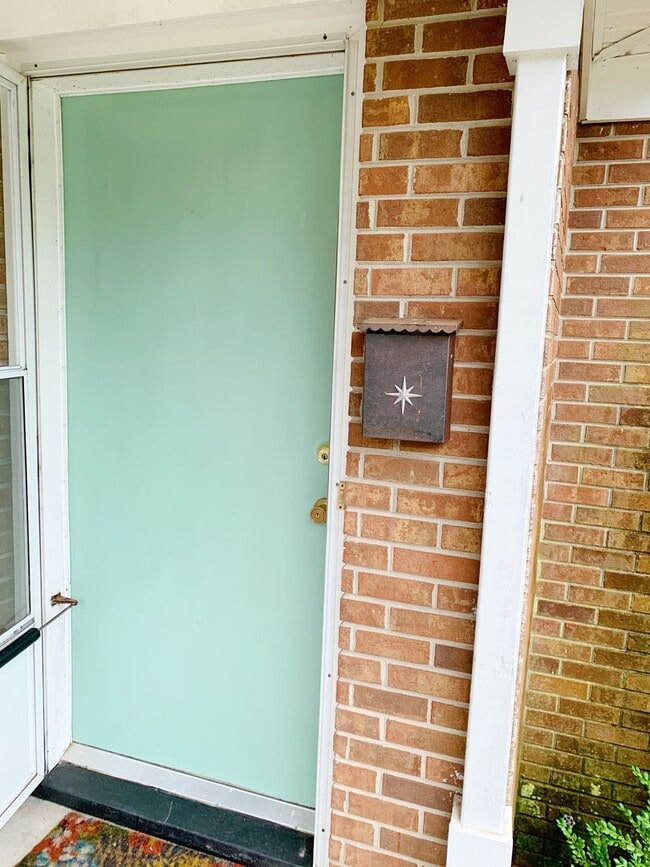 Photo - 112 N Meade St Apartment