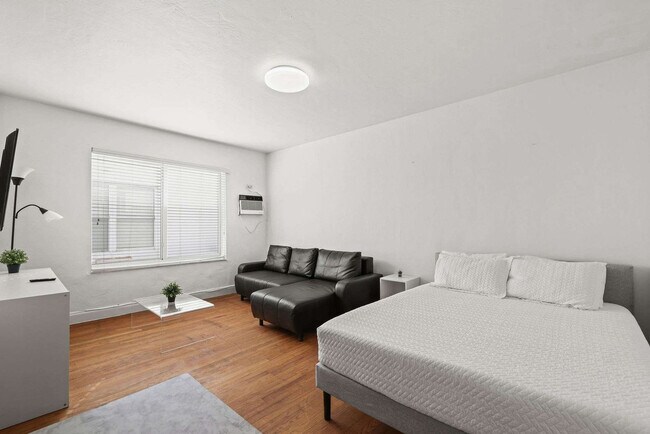 Foto del edificio - 7340 Harding Ave