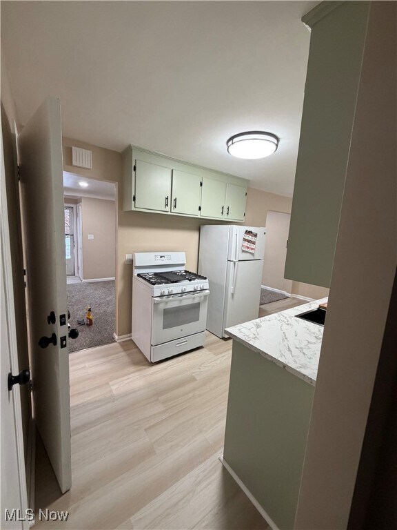 Foto del edificio - 7470 Lanier Dr