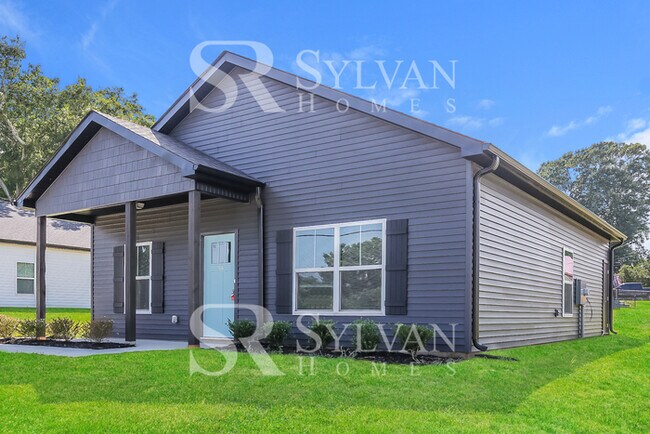 Building Photo - Enjoy living the good life in this 3 bedro...