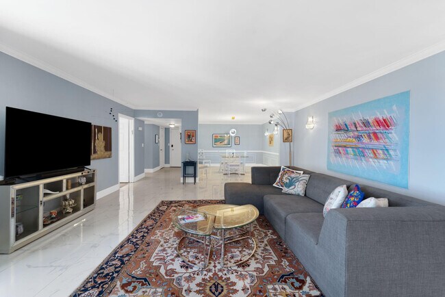 Building Photo - 111 N Pompano Beach Blvd