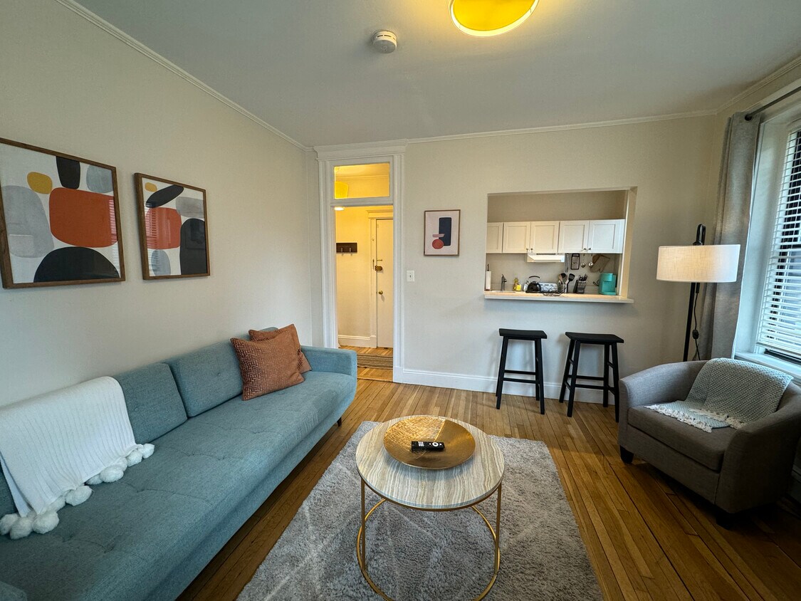 Foto principal - 34 East Newton St