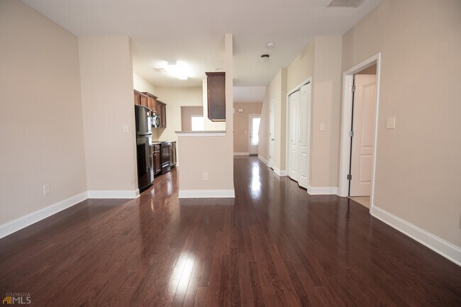 Building Photo - 358 Highland Pointe Cir E
