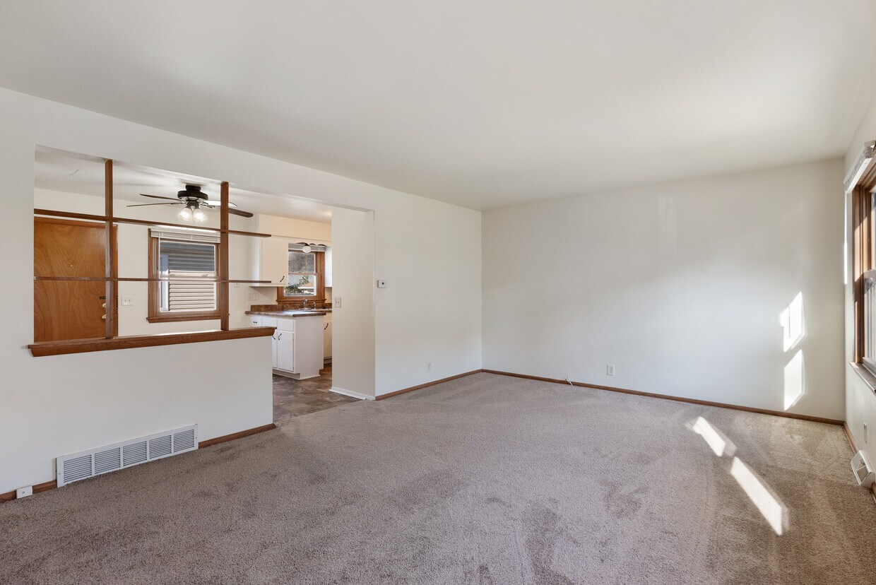 Primary Photo - 2726 W Oriole Dr