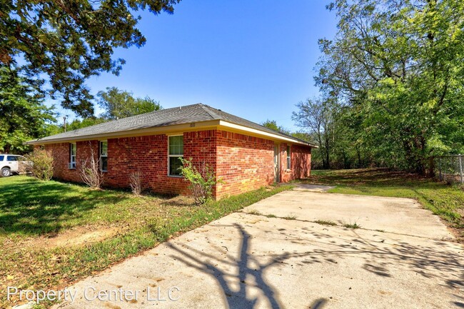 Building Photo - 2 br, 1 bath House - 1010 Carter St SE #B