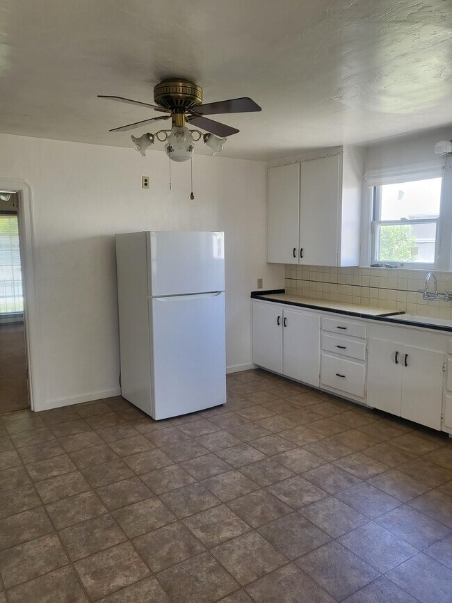 Foto del edificio - 494 Lincoln Ave