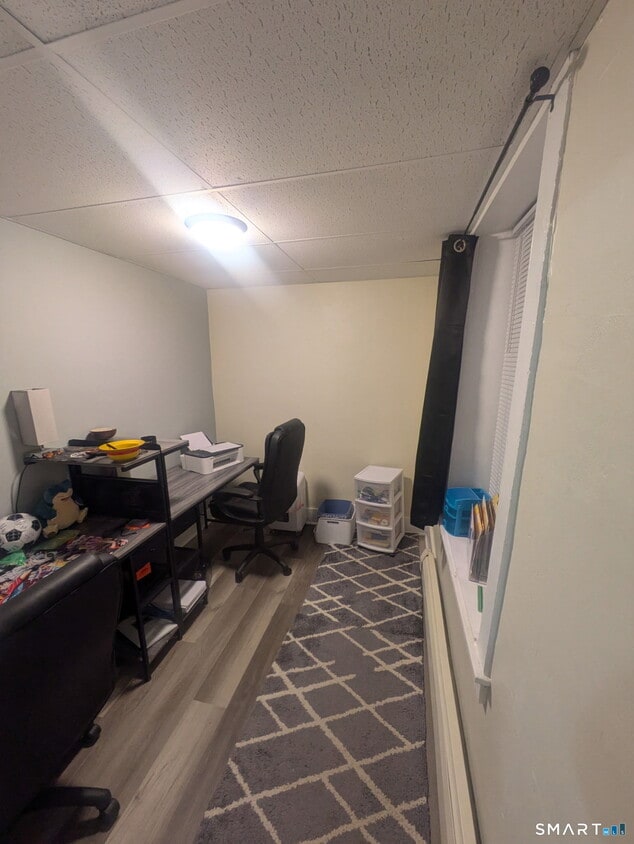 Building Photo - 174 S Main St