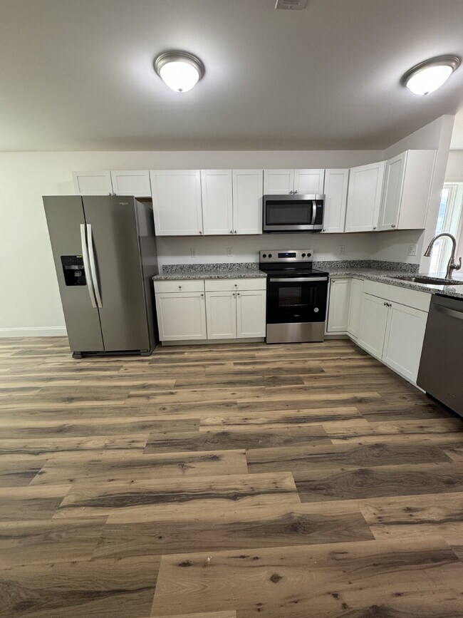 Building Photo - "Charming 3-Bedroom Home in Mars Hill with...