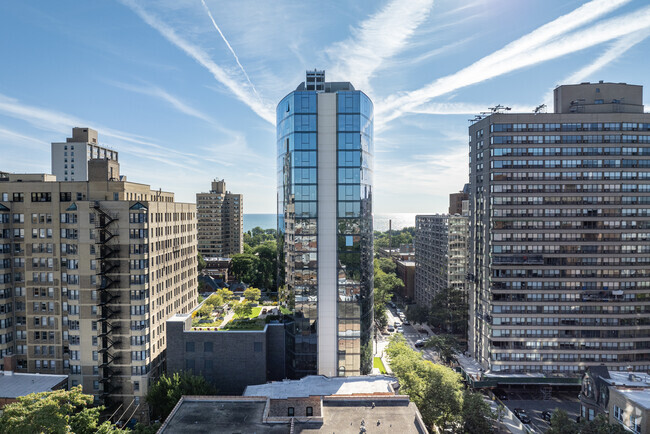 Aerial Context - 2950 N Sheridan