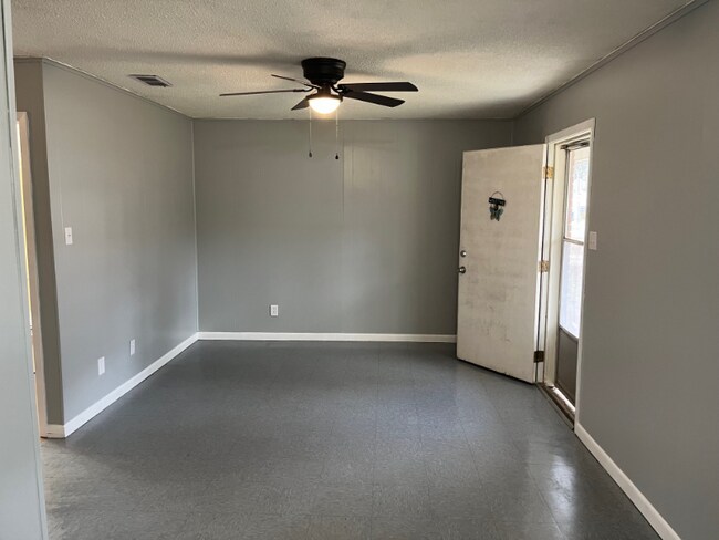 Building Photo - 815 Clifton St NW