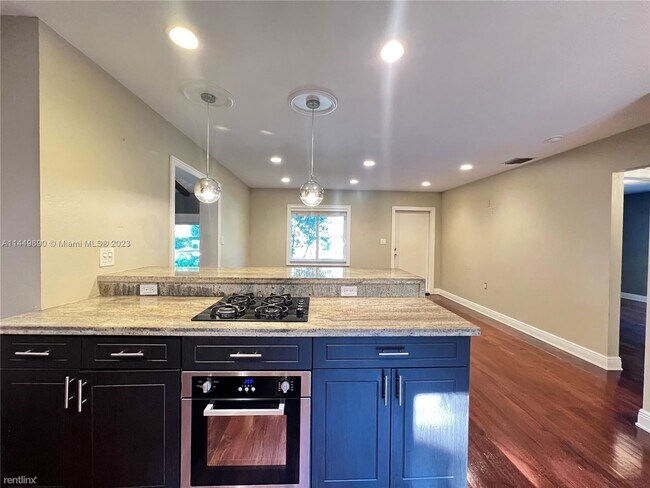 Foto del edificio - 3 br, 2 bath House - 9338 NW 2nd Ave