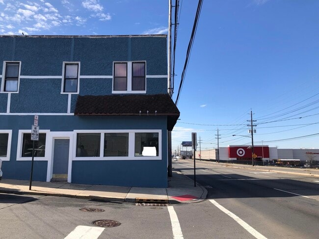 Building Photo - 7208 Tonnelle Ave