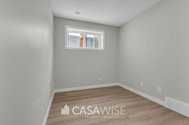 Building Photo - 1061 Berg Pl