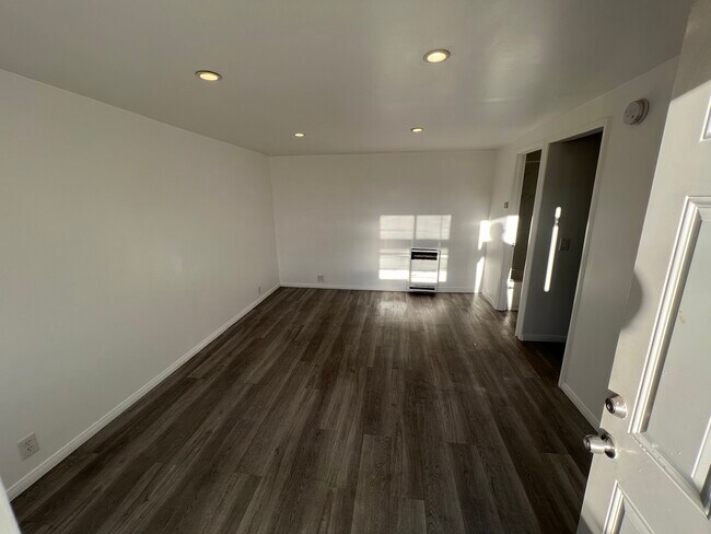 Foto del edificio - 219 E 84th Pl