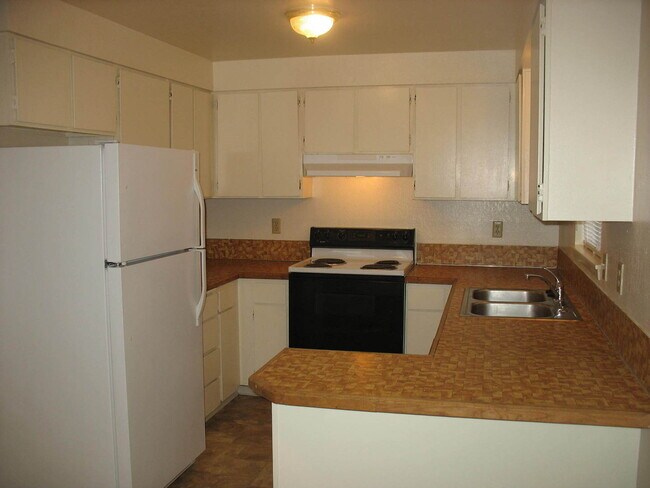 Foto del edificio - 3bed, 1.5bath, 1,050sq.ft. Single family home with garage