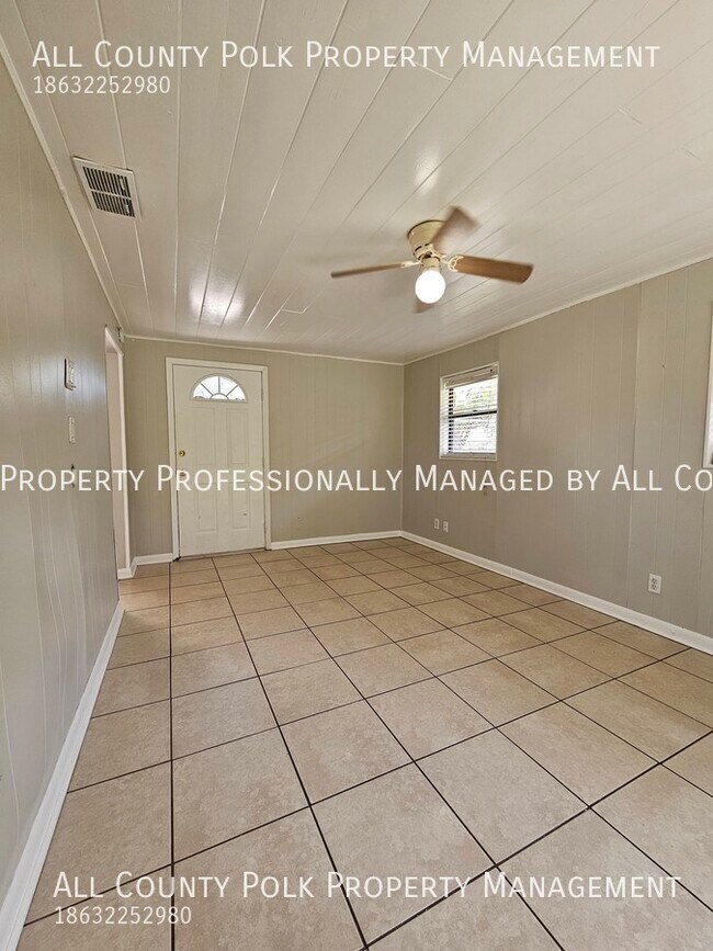 Building Photo - Beautiful 3 Bedroom House Near Lake Bonny ...