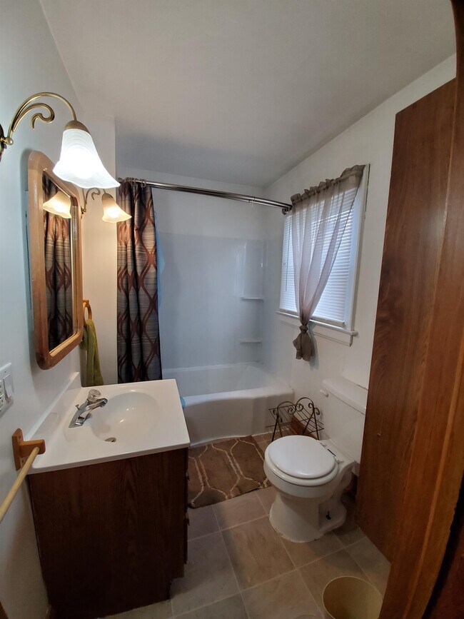 1213 Grosscup Ave, Dunbar, WV 25064 House Rental in Dunbar, WV